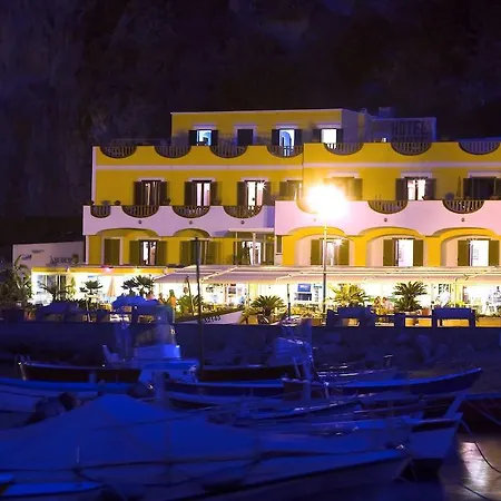 Conte - S. Angelo Bay 3*