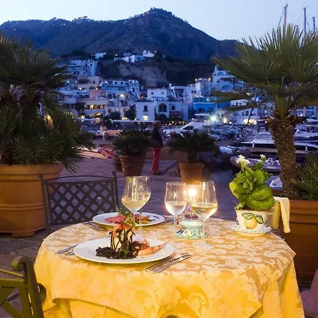 Conte - S. Angelo Bay 3*