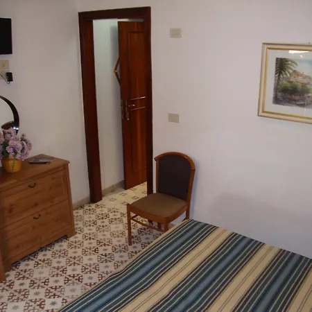 Conte - S. Angelo Bay 3* Serrara Fontana